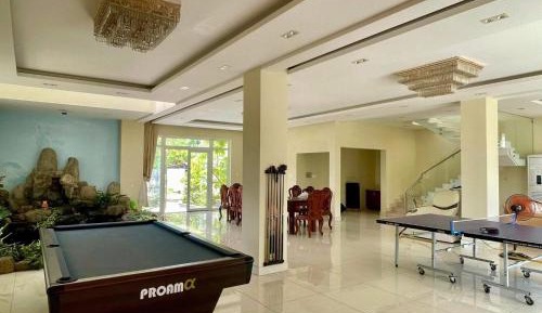 Villa with Garden View