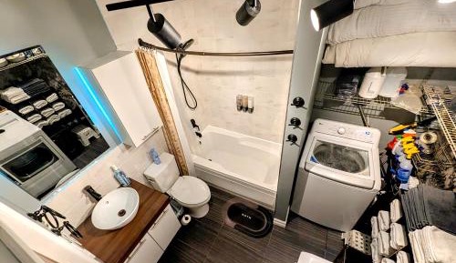 Queen Room with Shared Bathroom