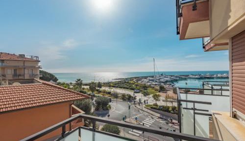 Apartment with Balcony