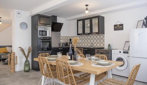 Three-Bedroom Holiday Home 