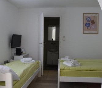 Standard Triple Studio