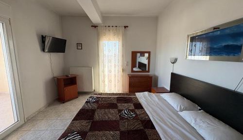 Deluxe One-Bedroom Apartment