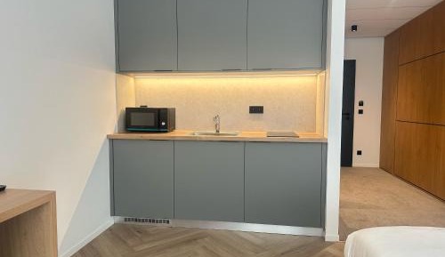 Deluxe Studio