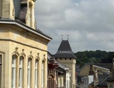 One-Bedroom Apartment with City View
