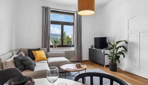 Superior One-Bedroom Apartment