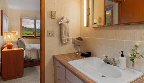 Three-Bedroom Vacation Home 