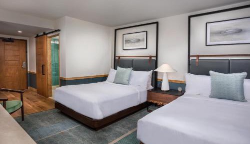 Queen Room with City View