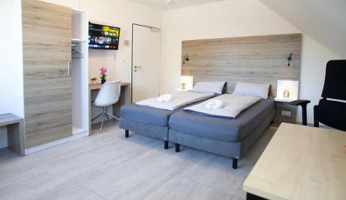 Mixed Dormitory Room