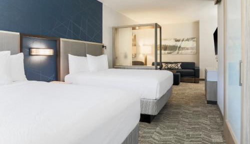 Suite, 2 Queen, Sofa bed, Trundle bed