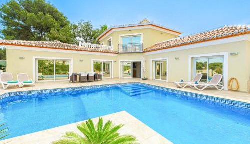 Six-Bedroom Villa 