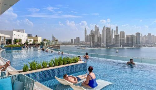 One-Bedroom Apartment with Balcony