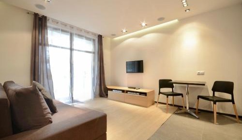 One-Bedroom Apartment with Balcony