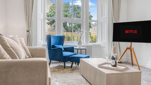 Three-Bedroom Deluxe Apartment