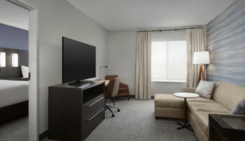 One-Bedroom Queen Suite with Sofa Bed - Hearing Accessible