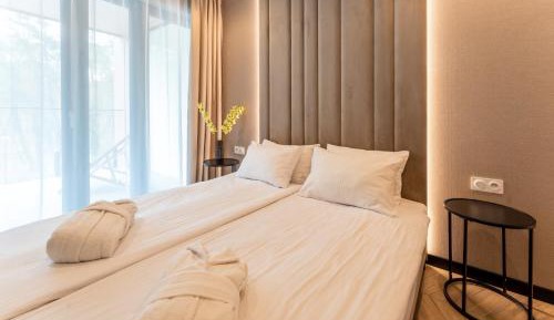 Studio Apartment with Balcony