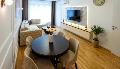 One-Bedroom Apartment with Terrace