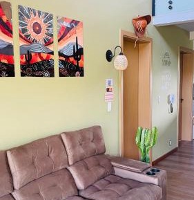 One-Bedroom Apartment with Lake View
