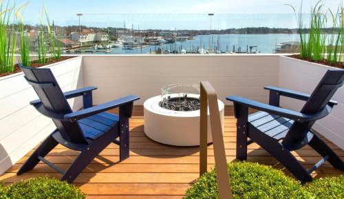 Guest room, 1 King, Water view, Balcony