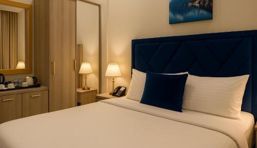 Standard Queen Room