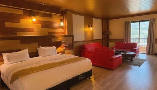 Queen Room with Pool View