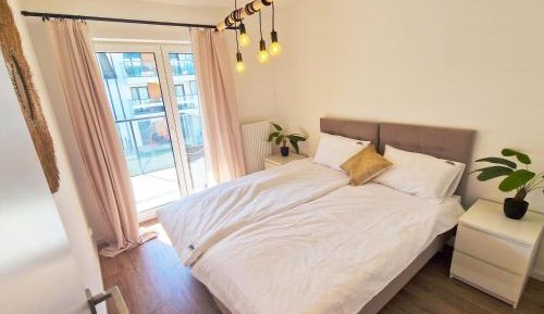 One-Bedroom Apartment with Terrace