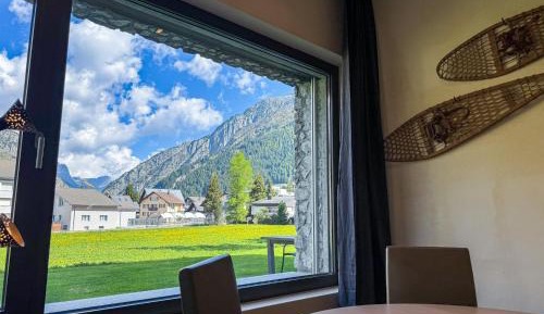 Two-Bedroom Apartment with Mountain View