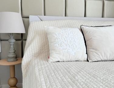 One-Bedroom Apartment with Balcony