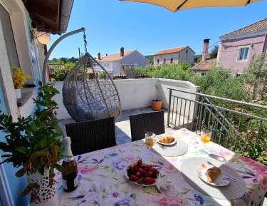 Deluxe One-Bedroom Apartment with Garden View