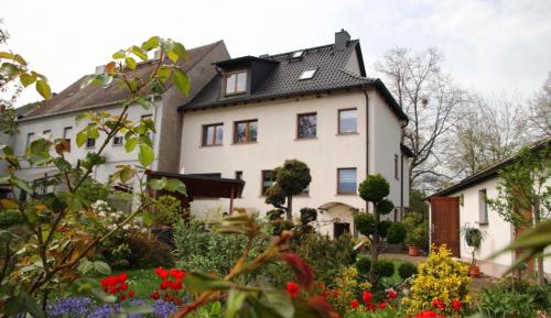 One-Bedroom Apartment with Garden View