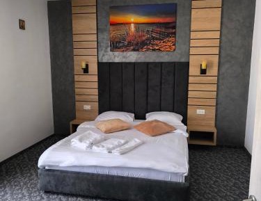 One-Bedroom Deluxe Apartment