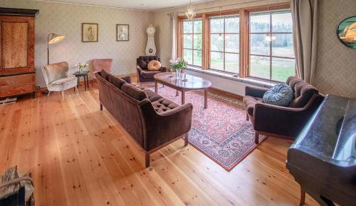 Three-Bedroom Holiday Home 