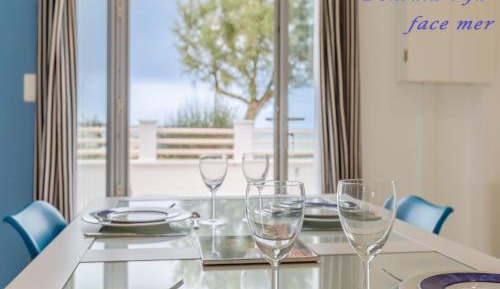 Two-Bedroom Apartment, seafront L'Insula Oya