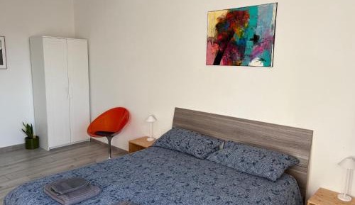 One-Bedroom Apartment with Balcony