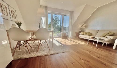Superior One-Bedroom Apartment with Balcony