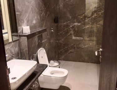 Deluxe Double Room (2 Adults + 1 Child)