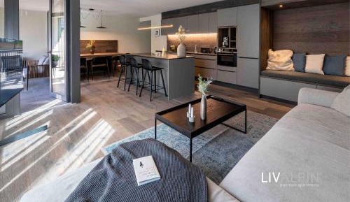 Three-Bedroom Apartment with Balcony and Mountain View