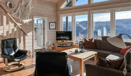 Four-Bedroom Holiday Home