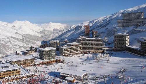 Apartment with Mountain View