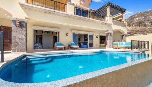 Three-Bedroom Holiday Home 