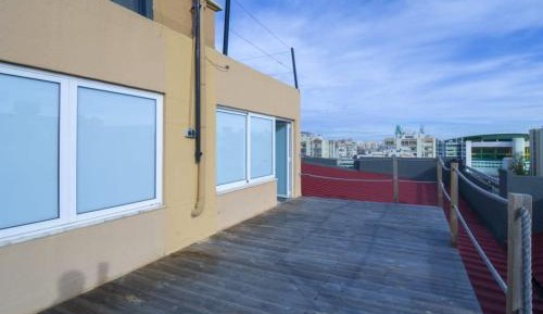 One-Bedroom Apartment with City View