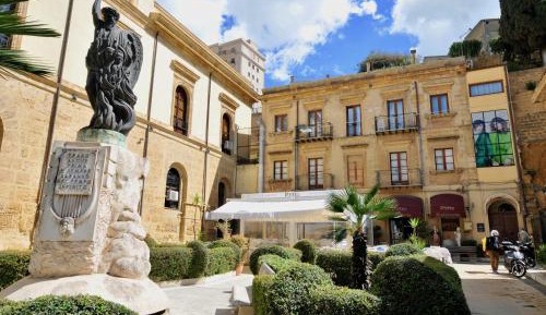 Deluxe One-Bedroom Apartment with City View