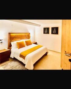 Deluxe Room (2 Adults + 1 Child)