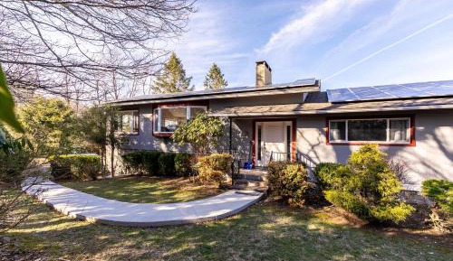 Three-Bedroom Vacation Home 