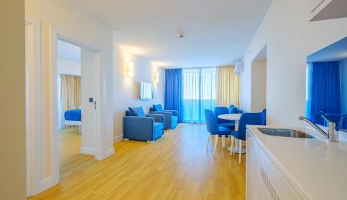 Junior Suite with Mountain View