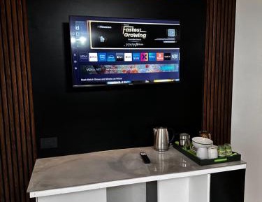Deluxe King Suite