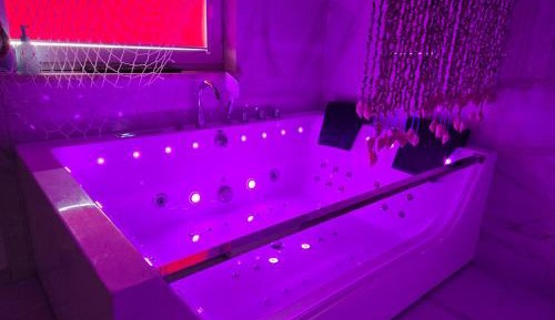 Deluxe Suite with Spa Bath
