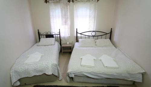 Quadruple Room with Shared Bathroom