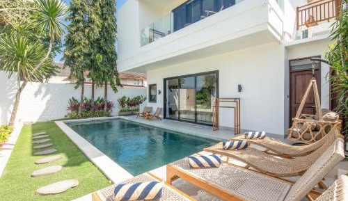 Villa with Garden View