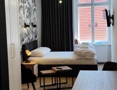 Studio Apartment with One Double Bed