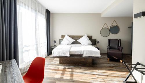 Executive Large King Room with Kitchenette and Sitting Area